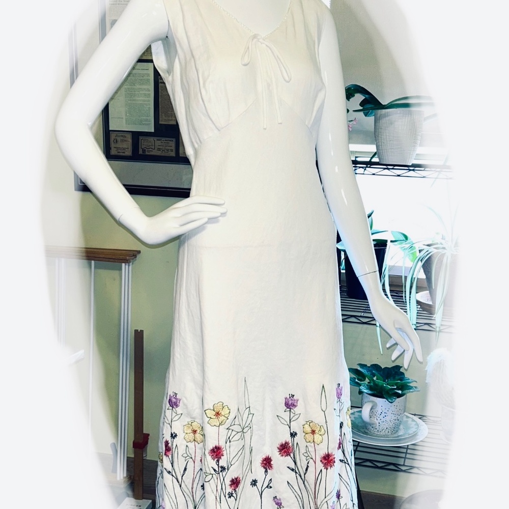 SPENCER & JEREMY LINEN DRESS Flower Embroidered